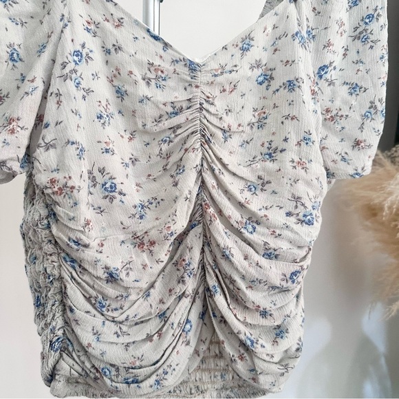 Slate & Willow Women's Ruched Puff Sleeve Floral Top Size Small - Picture 3 of 8